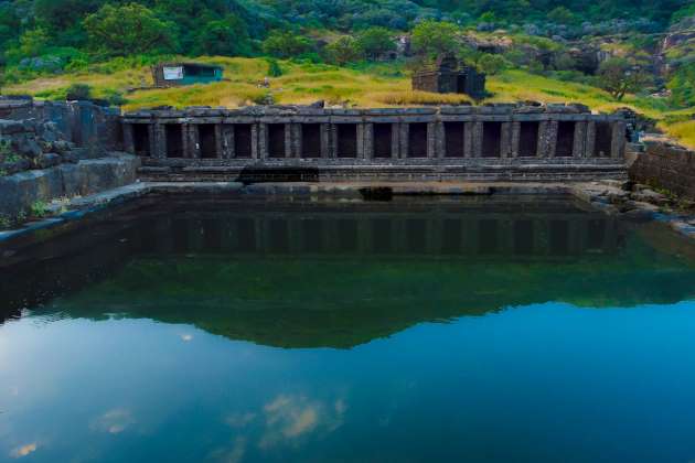 Temple like construction on the Saptatirtha Pushkarni