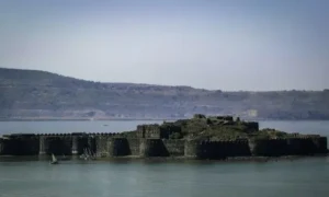 Murud Janjira Fort (updated) – Quick facts before you go on a beach trip