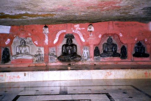Jain idols and sculptures in the Mangi Tungi caves 
